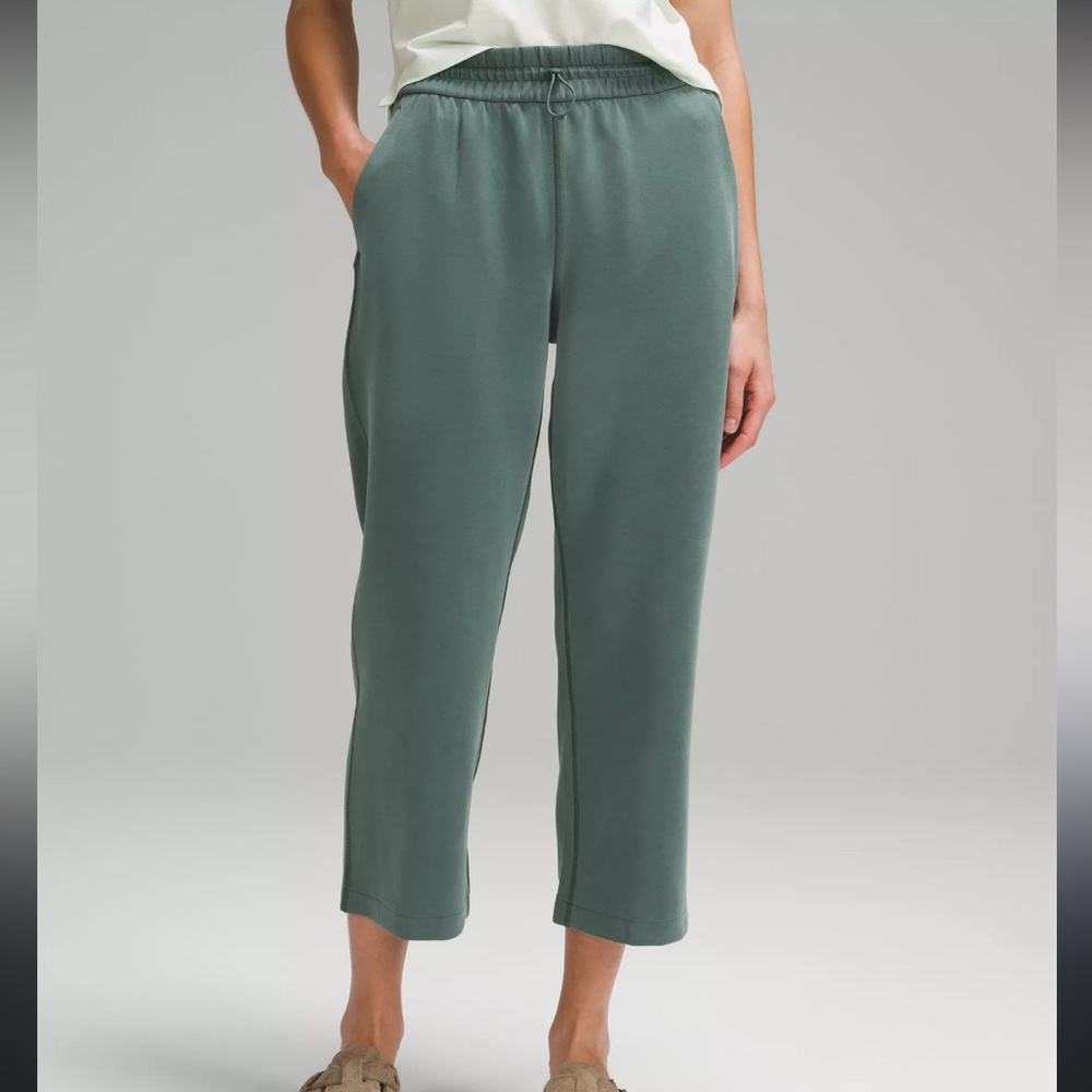 Lululemon Softstreme High-Rise Straight-Leg Cropped Pant in Dark Forest 24”